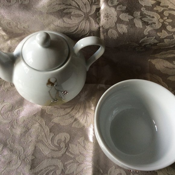 Stackable Teapot and Cup Set - Picture 7 of 11